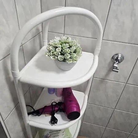 Small, Cozy Tiny Apartment, Complete